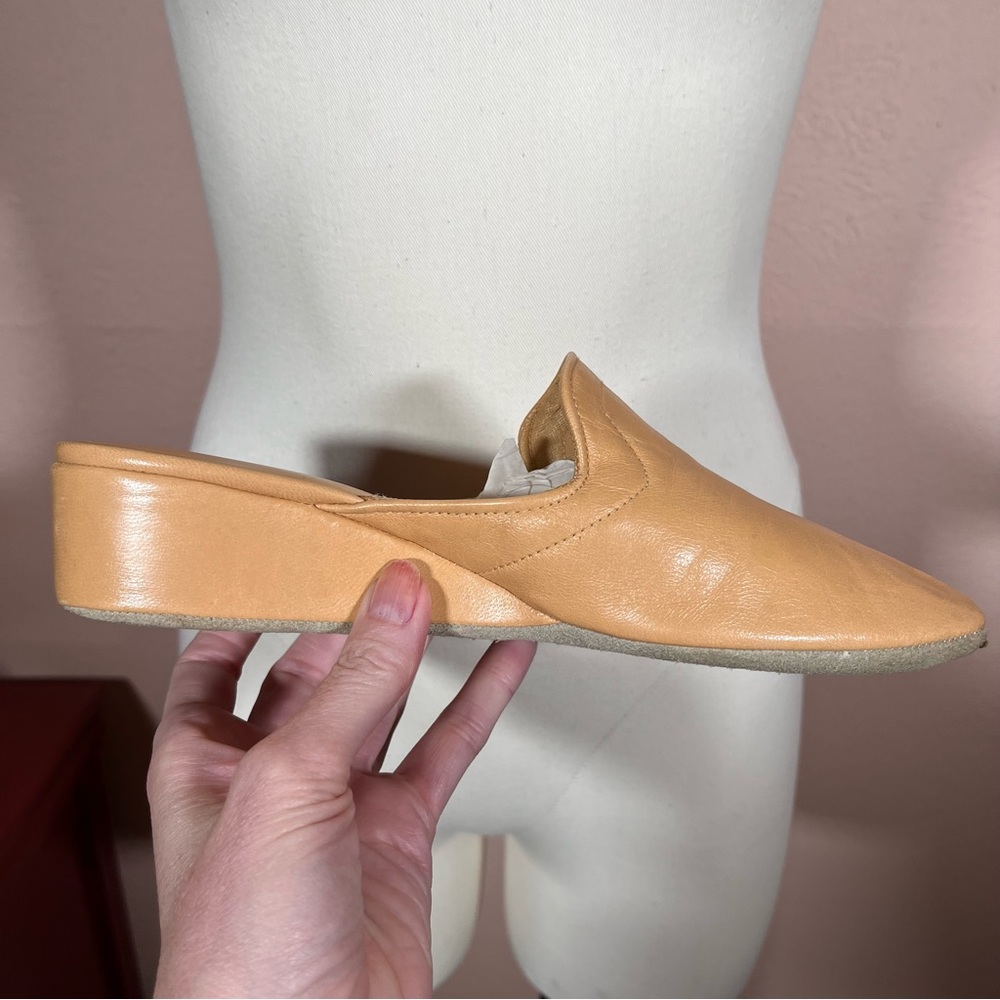 Vintage 1970 Oomphies tan Leather Made in Spain Wedge mule bedroom slippers Sz 8